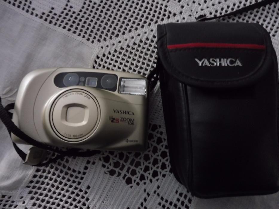 Câmara Fotográfica YASHICA
