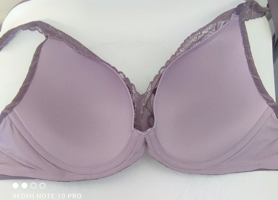 Biustonosz Triumph Body Make-up Illustration Lace WP rozm.70C.   0722
