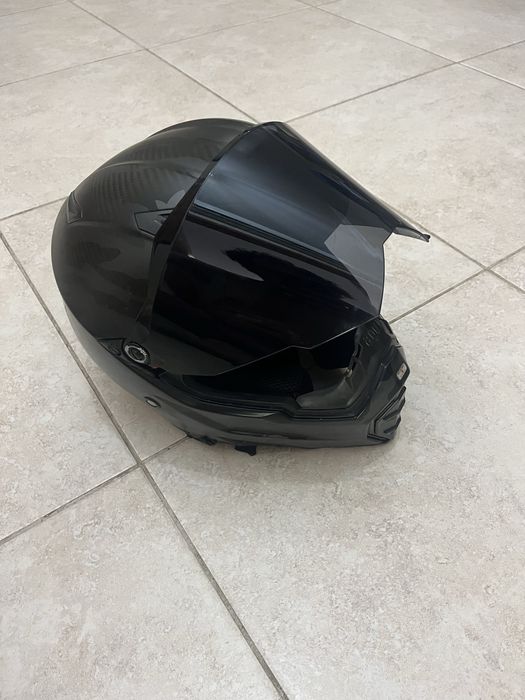 Capacete AGV AX8 carbon