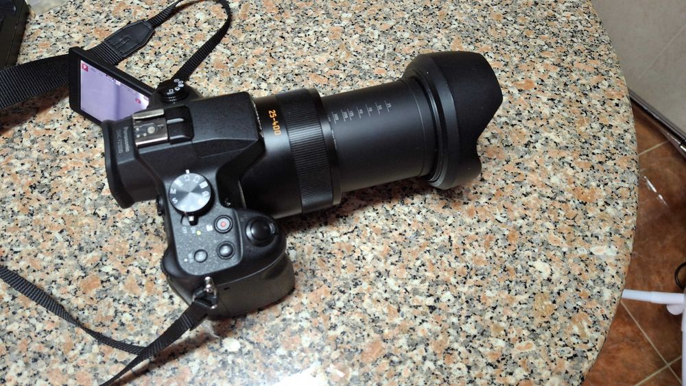 Máquina fotográfica Panasonic. COMO NOVA!