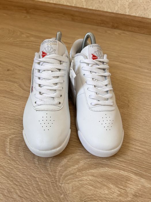 Жіночі кросівки reebok classic