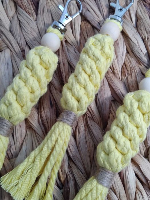 Porta-chaves YRD em Macramé
