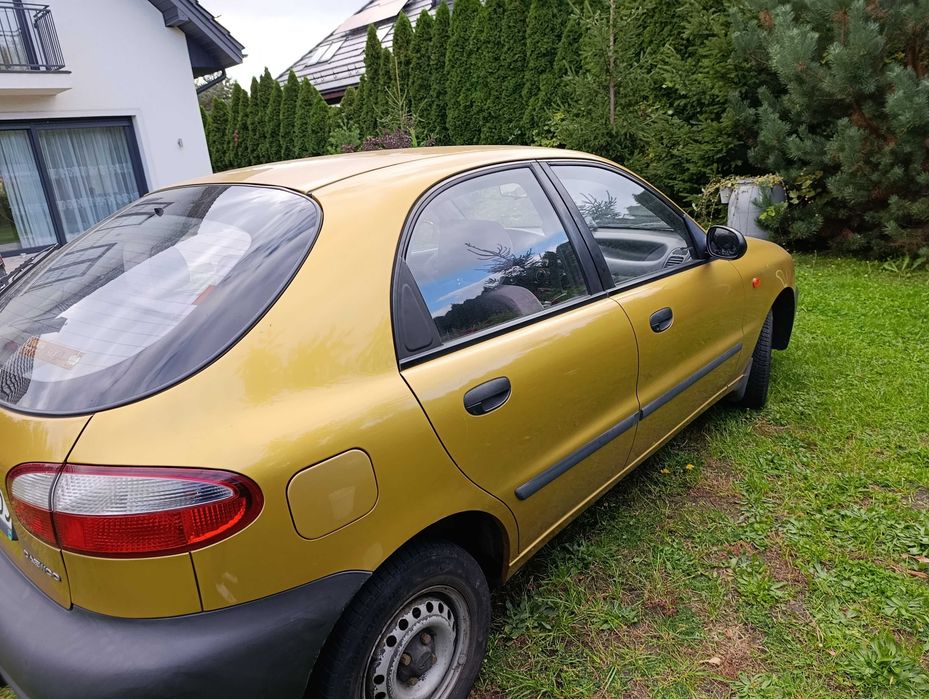 Samochód Lanos Hatchback