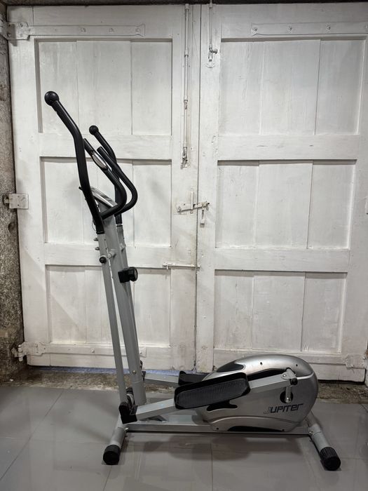 Máquina de exercício - BICICLETA ELÍPTICA437397588049940480