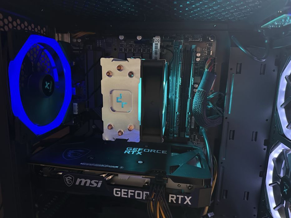 Продам ігровий комʼютер , стіл , крісло , мишку , клавіатуру