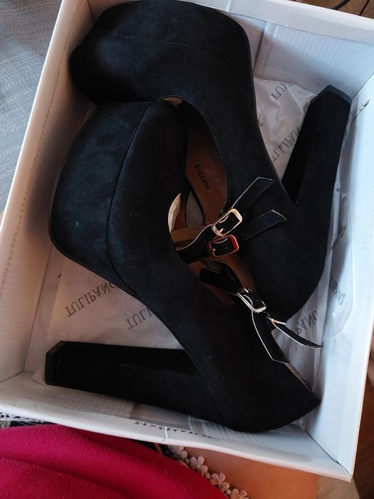 Buty na obcasie I platformie