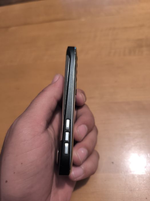 Nokia E72 igiełka stan bardzo dobry + oryginalne etui Nokia
