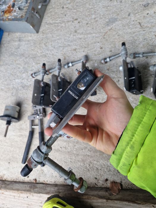 CZUJNIK OPTYCZNY  zasięg 6m FOTOKOMÓRKA 24V - 220V visolux