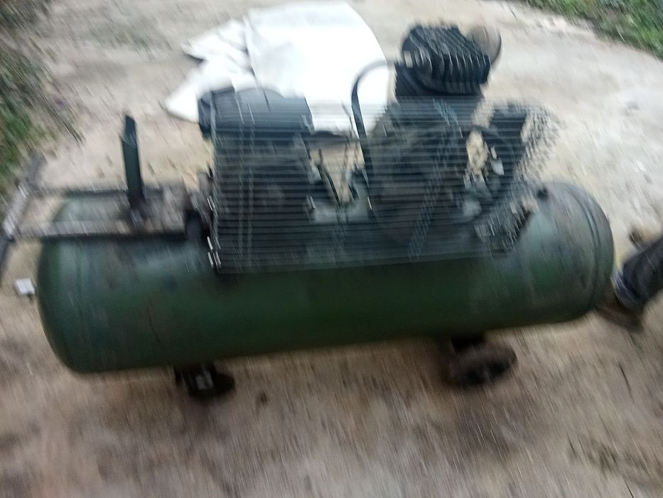 Compressor da marca Ceate de 200L