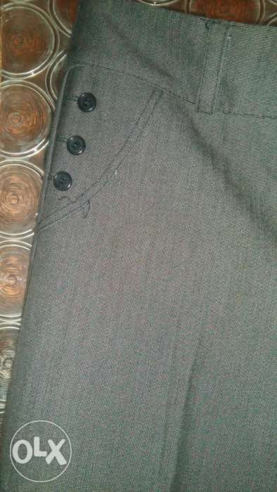 Spodnie damskie w idealnym stanie +drugie gratis