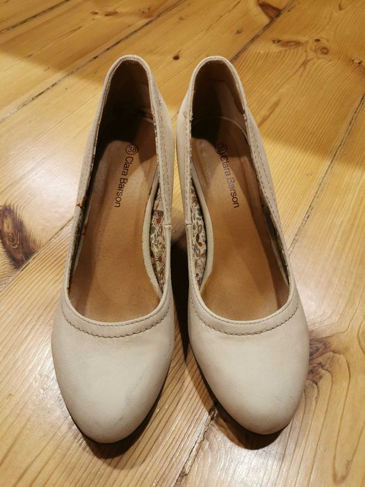 Kremowe buty na szerokim obcasie Clara Barson r. 38