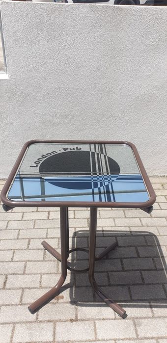 Mesa c/ tampo em vidro
