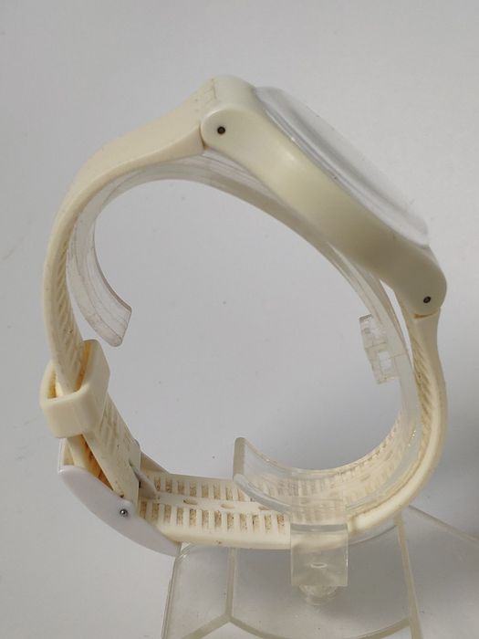 Годинник швейцарський SWATCH