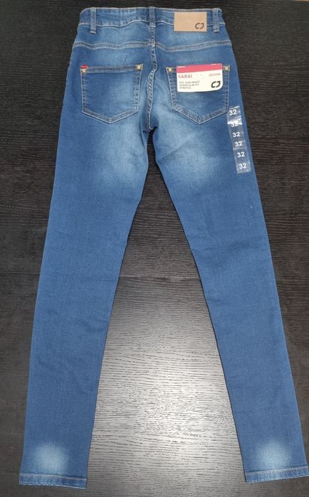 NOWE jeansy Castro Jeans Sarai. rozm 32
Bardzo