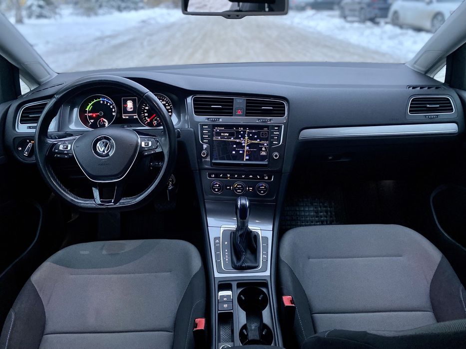 Volkswagen e-golf 24кВт 2014p