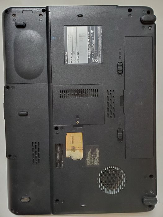 Ноутбук Toshiba satellite L300 L300-11Q