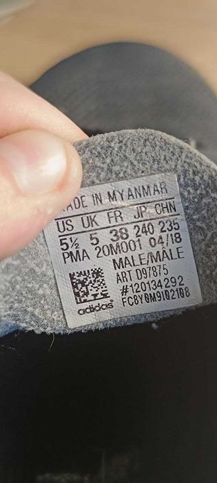Бутси Адідас чорного кольору розмір 38. Оригінал.