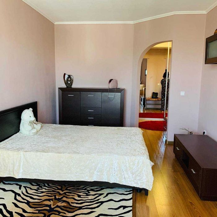 Задається 1 кімнатна квартира в новобудові на Озерній.