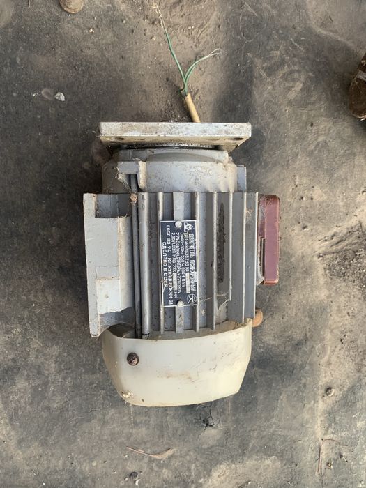 Электродвигатели (електродвигуни)