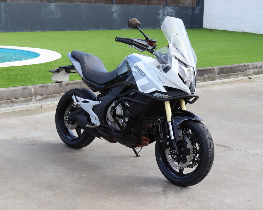 CF Moto 650 MT Impecável