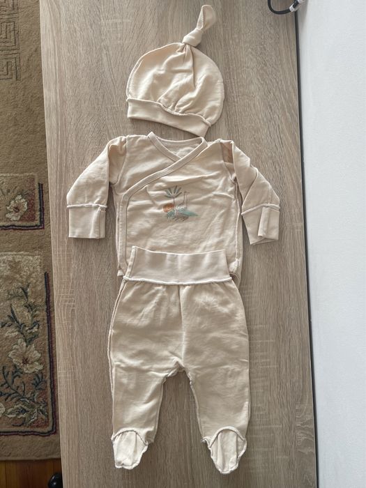 Набір для немовлят (повзунки + боді + шапочка) 62 см