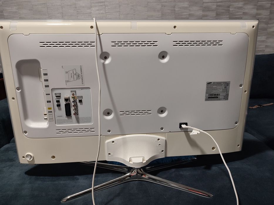 НА ЗАПЧАСТИНИ| Samsung LED-телевизор

Модель: UE40F6540A