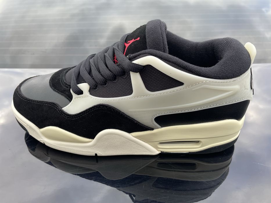 Air Jordan 4 RM 41-45 в наявності
