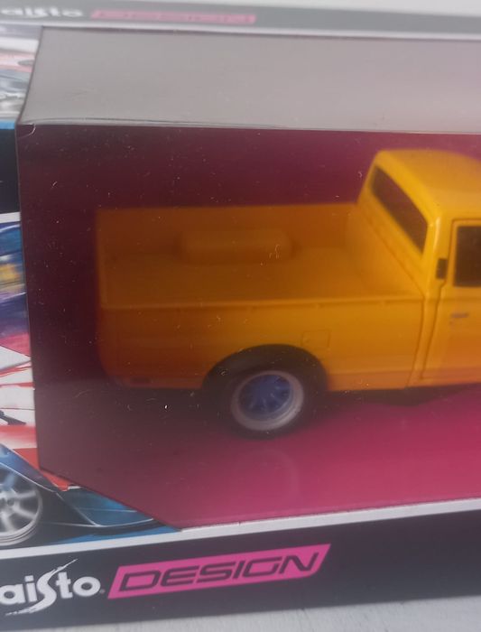 1973 Datsun 620 pick-up 1:24