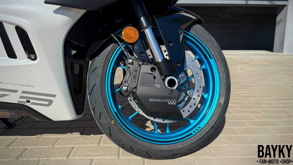 Мотоцикл CFMOTO 675SR-R