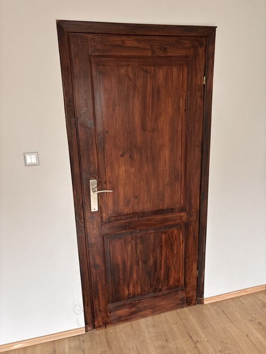 Drzwi drewniane polecam kolor ciemny