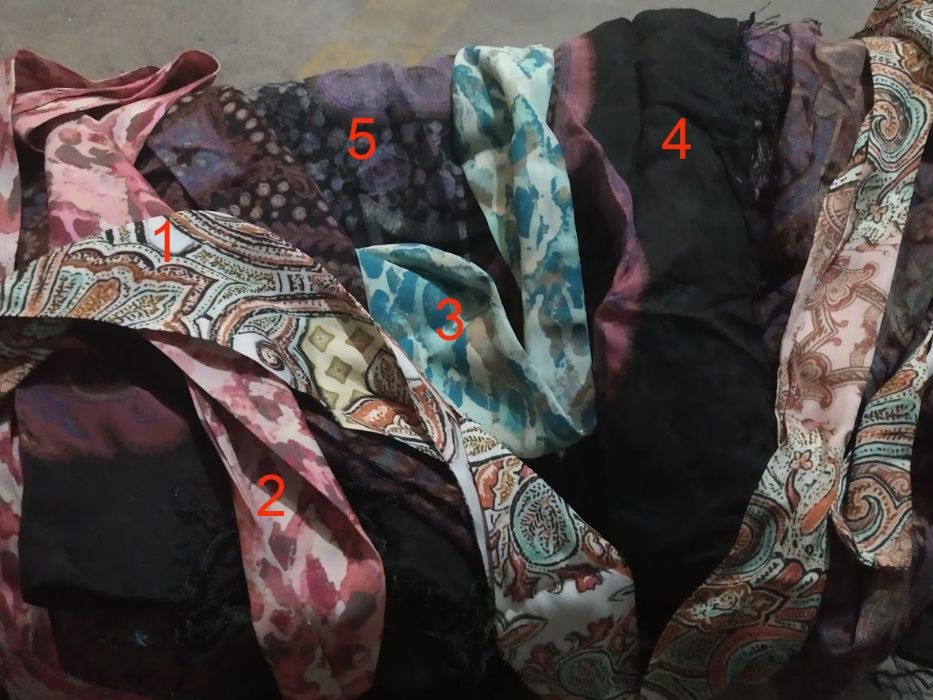 Lenços de mulher variados