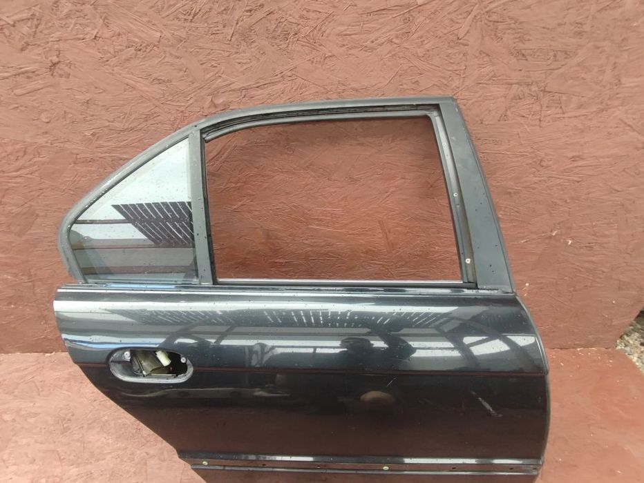 bmw e38 oryginalne drzwi tył prawe krótkie w kolorze schwarz 2 bez r