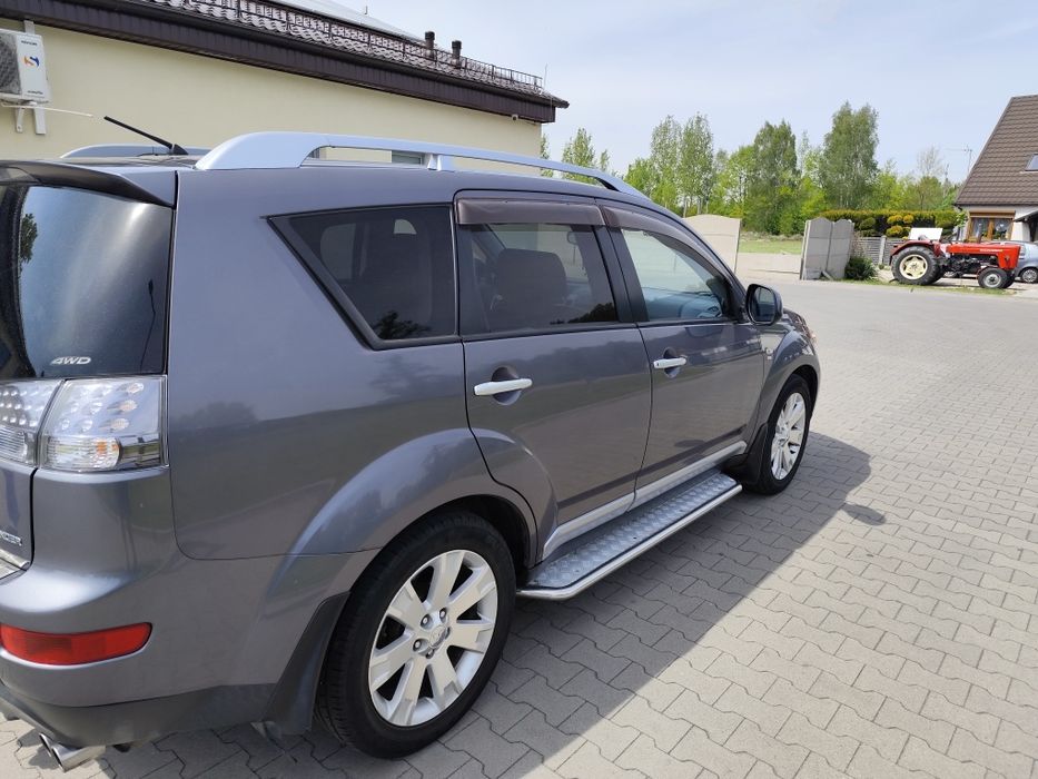 Mitsubishi Outlander 2