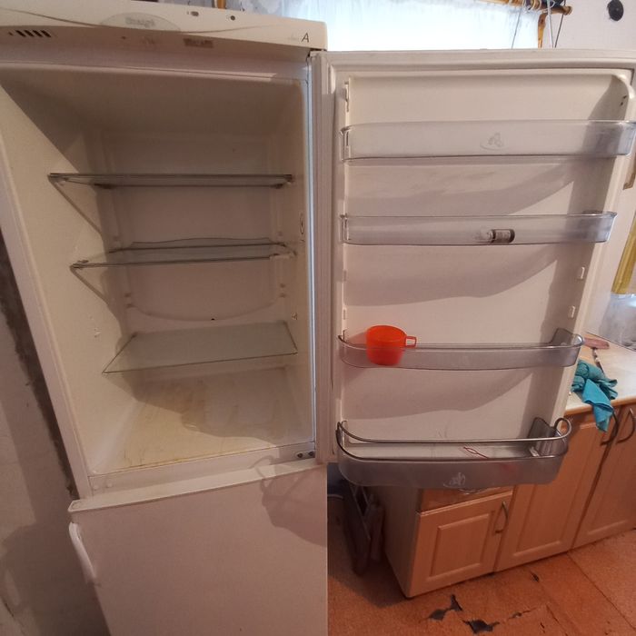 Холодильник Snaige.