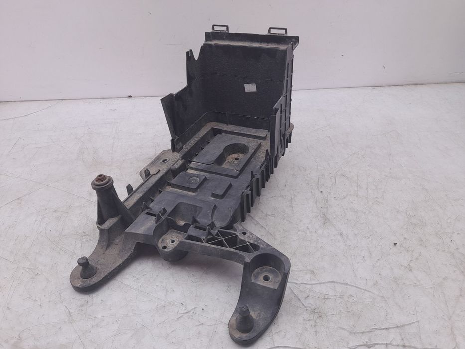 Base / caixa da bateria VOLKSWAGEN Tiguan (5N)