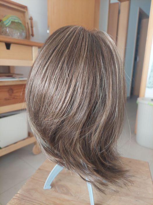 Cabeleira nova, nunca foi usada