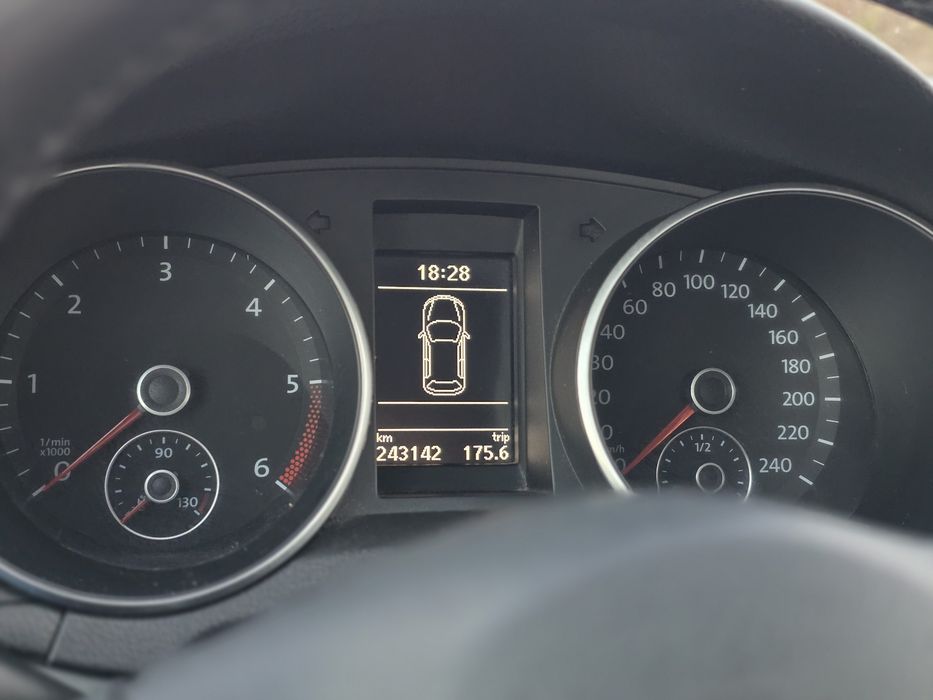 VW Golf 1.6 TDi Bluemotion (2011)