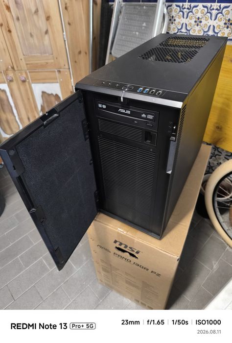Caixa PC Fractal Design R4 window