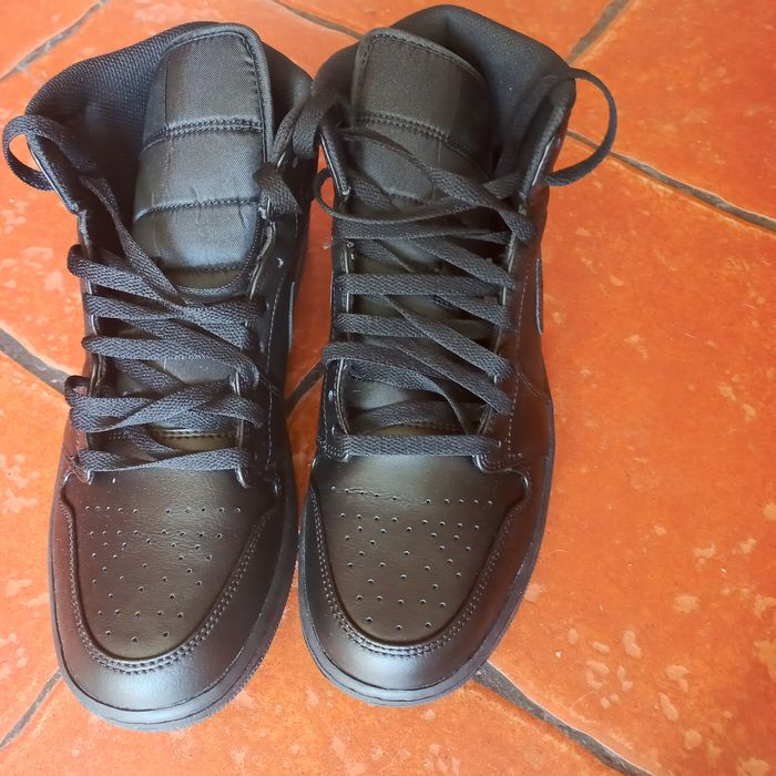 Jordan Mid Black