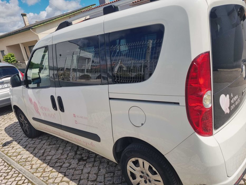 Carrinha Fiat doblo