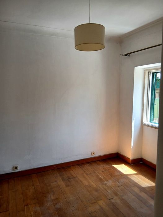 Alugo andar de moradia t3 com 1300m quardrados de terreno