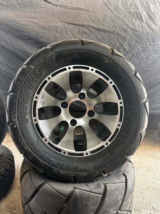 Jantes especiais com pneus estrada moto 4