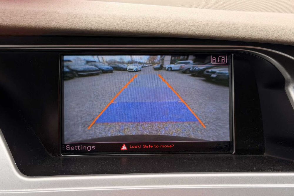 Audi A4 2.0T Premium Plus      2011