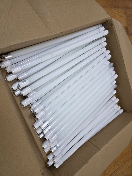 98 Lâmpadas LED tubo T8 60cm - 6000k