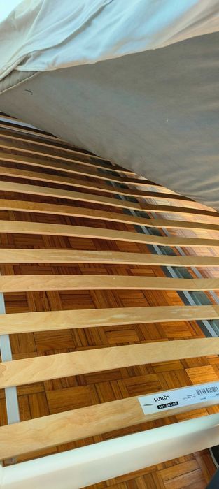 Cama de casal IKEA