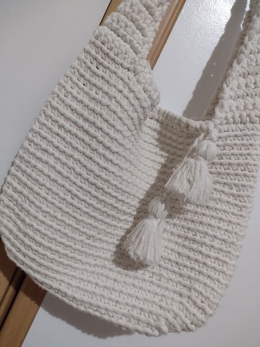 Damska torebka handmade w kolorze białym