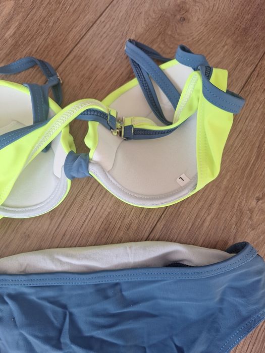 Strój kąpielowy neonowy