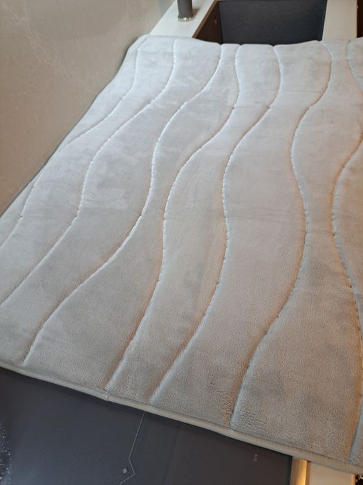 Коврик в ванную комнату.