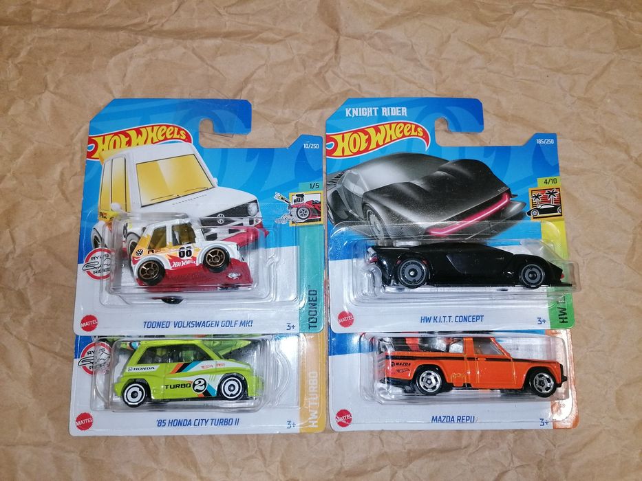 Vários Hot Wheels 2022