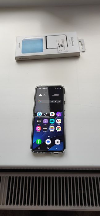 Samsung Galaxy Z Flip5 8/256 Gb Lavender — повний робочий